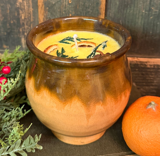 NV-C1 Soy Candle in Redware Crock with 2 Tone Design - Evergreen & Citrus