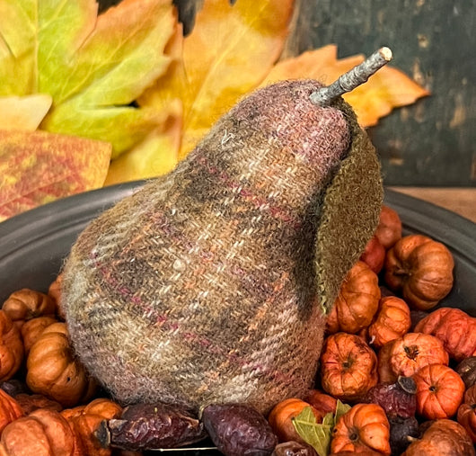 PB-375 Wool Pear with Stem