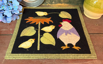 PB-652 Wool Chicken & Chicks Mat