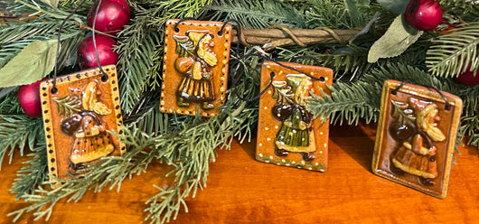 GMS-T138 Shooner Redware Santa with Sack & Tree Ornaments