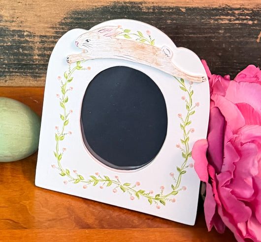 ER-2613 Hand-painted Leaping Bunny & Vine Frame