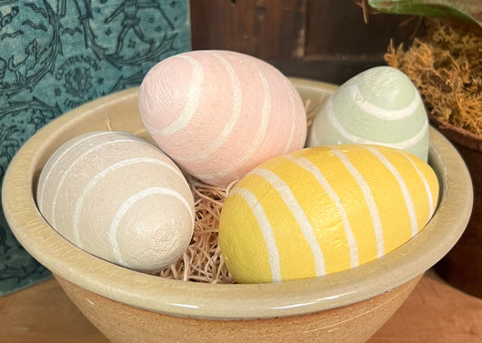 NV-824 Wood Striped Eggs - Set of 4