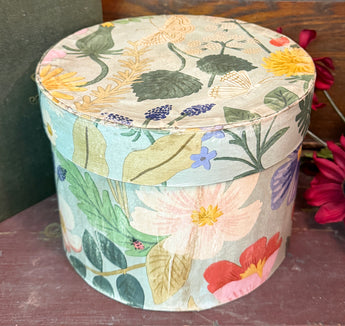 ER-2651 Aged Strawberries Paper Covered Med Box