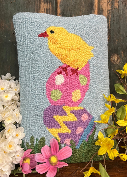 PH-147 Easter Chick Wool Hooked Pillow