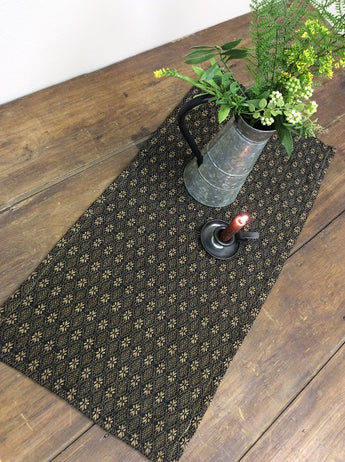 PC-TH-PR Packsville Rose Throw - Black & Tan