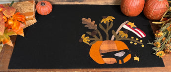 DD-191 Appliqued Pumpkin, Crow & Flag Wool Mat