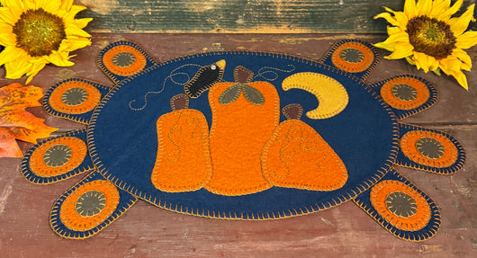 FF-32 Appliqued Three Pumpkins Wool Mat