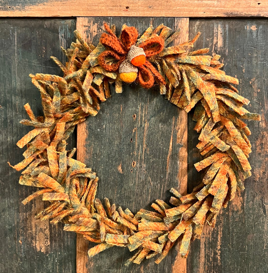 PB-186 Hand-made Small Wool Autumn Wreath with Acorns