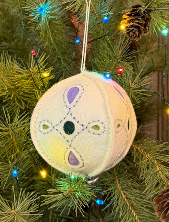 NG-227H Wool & Felt Merino Ornament - White