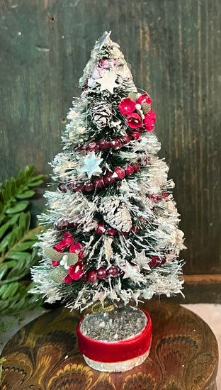 ER-2442B Med Vintage Tree with Antique Ornaments