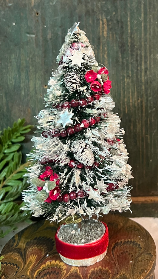 ER-2442B Med Vintage Tree with Antique Ornaments