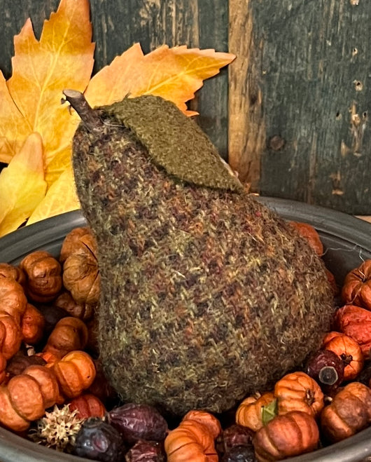 PB-378 Wool Pear with Stem