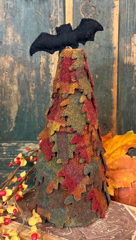 PB-723 Hand-made 100% Wool Oak Leaves Tree with Bat