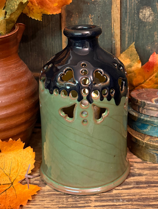 SE-220A Redware Luminary - Green & Black