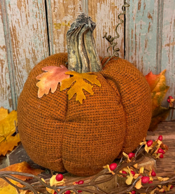 PB-714 Wool Pumpkin with Leaves