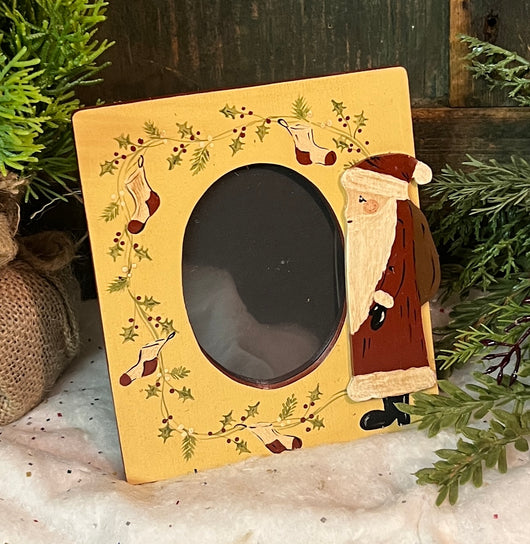 ER-2433B Santa with Stockings Frame