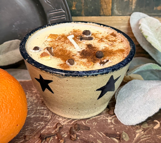 NV-C17 Soy Candle in Pottery Cup with Star Design - Orange & Clove