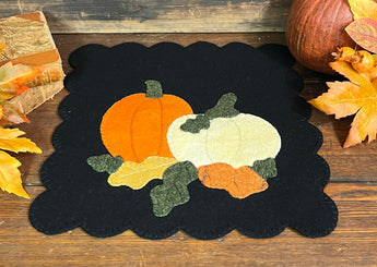 DD-197 Appliqued Pumpkins Wool Mat