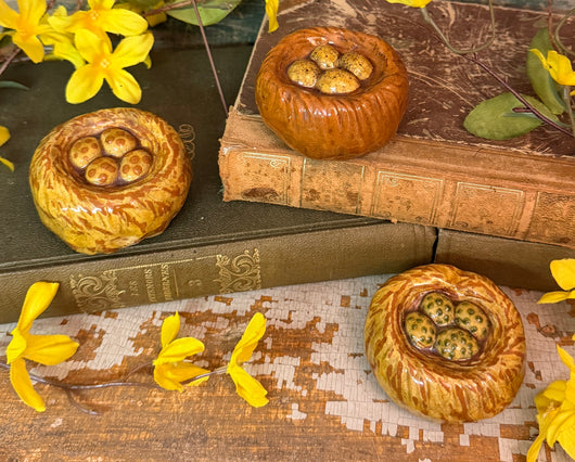GMS-F117 Shooner Redware Nest & Eggs Figurines