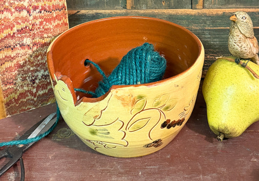 FC-18 Pottery Sgraffito String Bowl