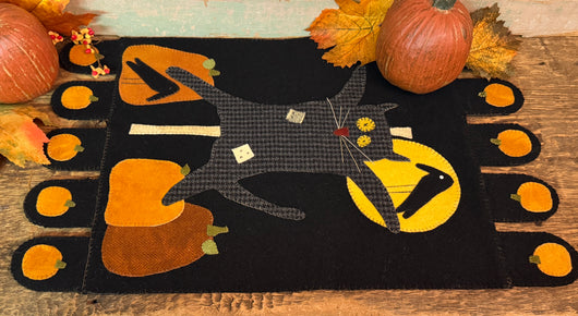 PB-685 Wool Cat & Pumpkins Penny Mat