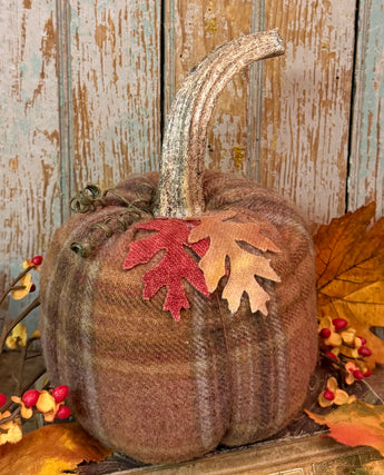 PB-713 Wool Pumpkin with Leaves