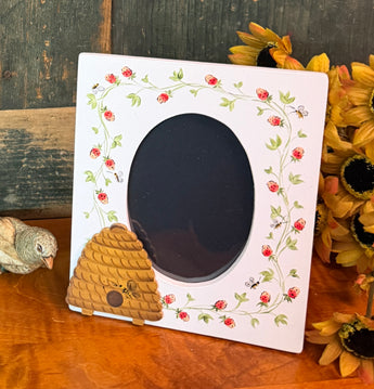 ER-2617 Hand-painted Beeskep, Bees & Clover Frame