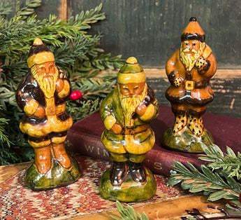 GMS-S46 Shooner Redware Santa with Sack Figurines