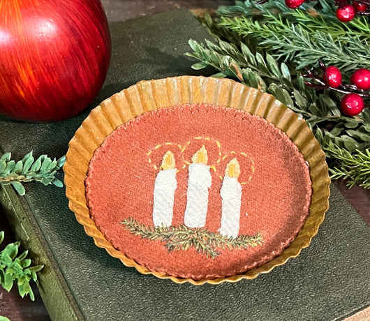 PB-424 Wool Holiday Candles in Rusty Tin
