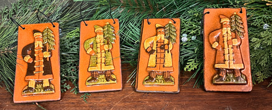 GMS-T125 Shooner Redware Santa with Tree Ornaments