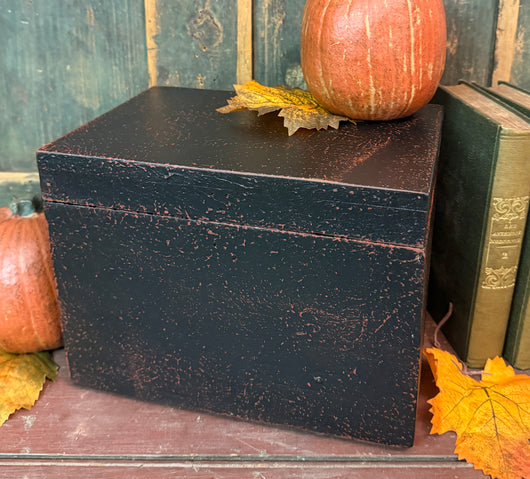 PEN-122 Painted Wood Lidded Box