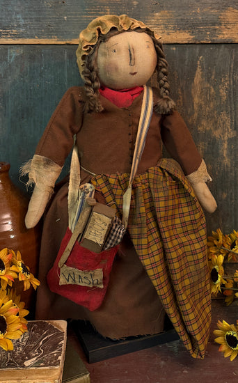 DAT-86 Hand-made Fabric Colonial Women with Bag