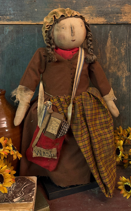 DAT-86 Hand-made Fabric Colonial Women with Bag
