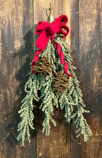 PB-628 Wool Holiday Swag with Wool Pinecones