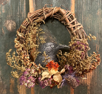 CD-F62 Paper Crow with Dried Flowers Wreath