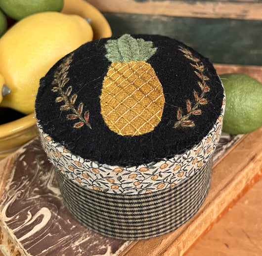 PB-47F Small Fabric Cover Box with Wool Pineapple Applique