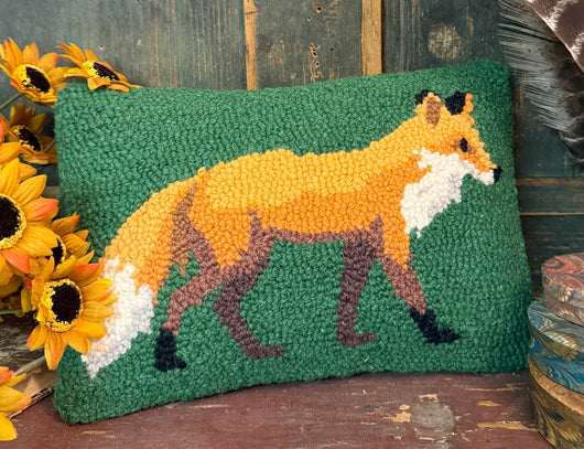 PH-177 Small Fox Hooked Pillow