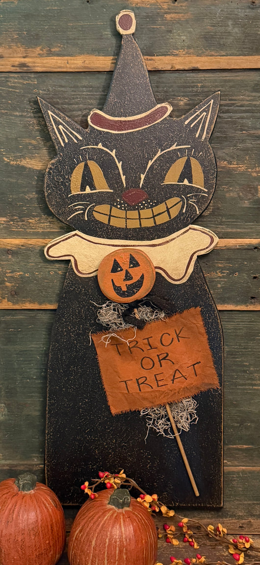 PEN-128 Wood Cat Plaque with Jack-o Pick