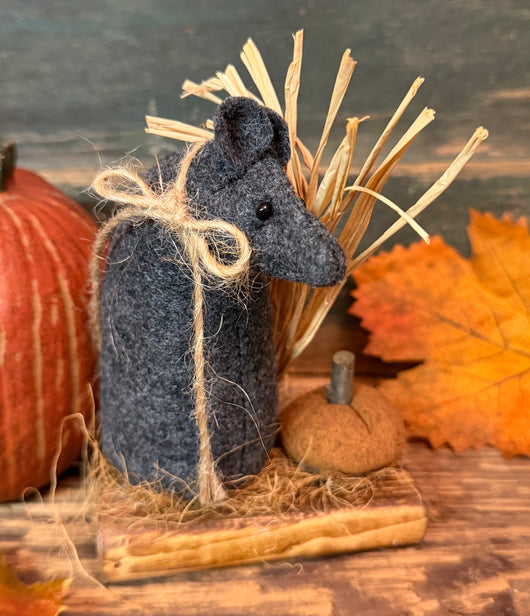 NC-SM Sitting Mouse on Wood Base with Cinnamon Pumpkin