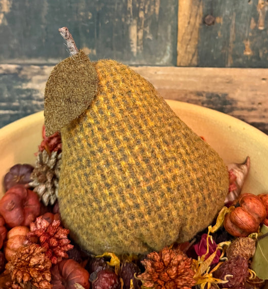 PB-376 Wool Pear with Stem