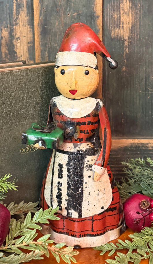 PC-T5 Recycled Metal Mrs Claus