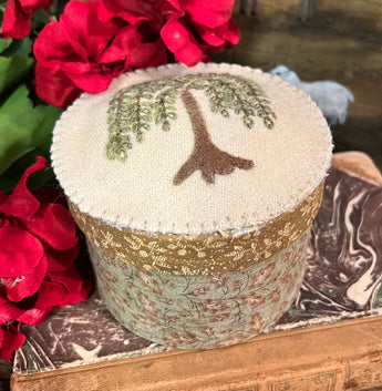 PB-47A Small Fabric Cover Box with Wool Willow Applique