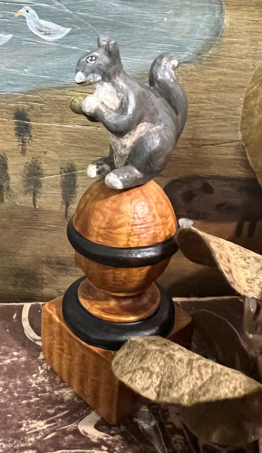 WW-388 Grey Squirrel on Light Finial