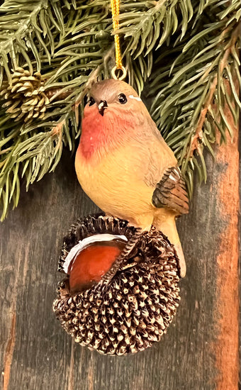 DK-01E Resin Bird on Chestnut Ornament