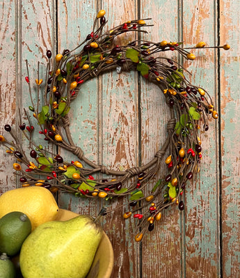 GF-12 Naturally Bees Berry Bead Large Wreath