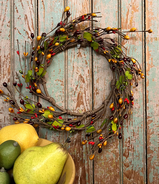 GF-12 Naturally Bees Berry Bead Large Wreath