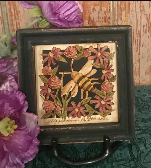 PJH-86 Bee with Flowers Framed Paper Cutting